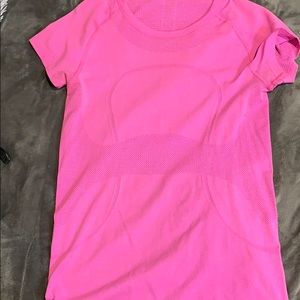 pink lululemon top